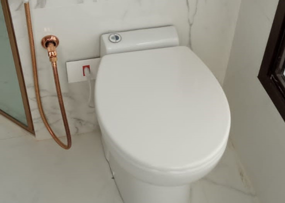 A bacia SANICOMPACT : a solução ideal para criar um lavabo em apartamento